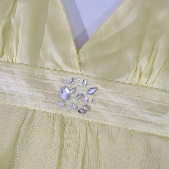 Intuitions Anthropologie Yellow Jewel Embellished Silk Tank Top Size Medium - Picture 2 of 8